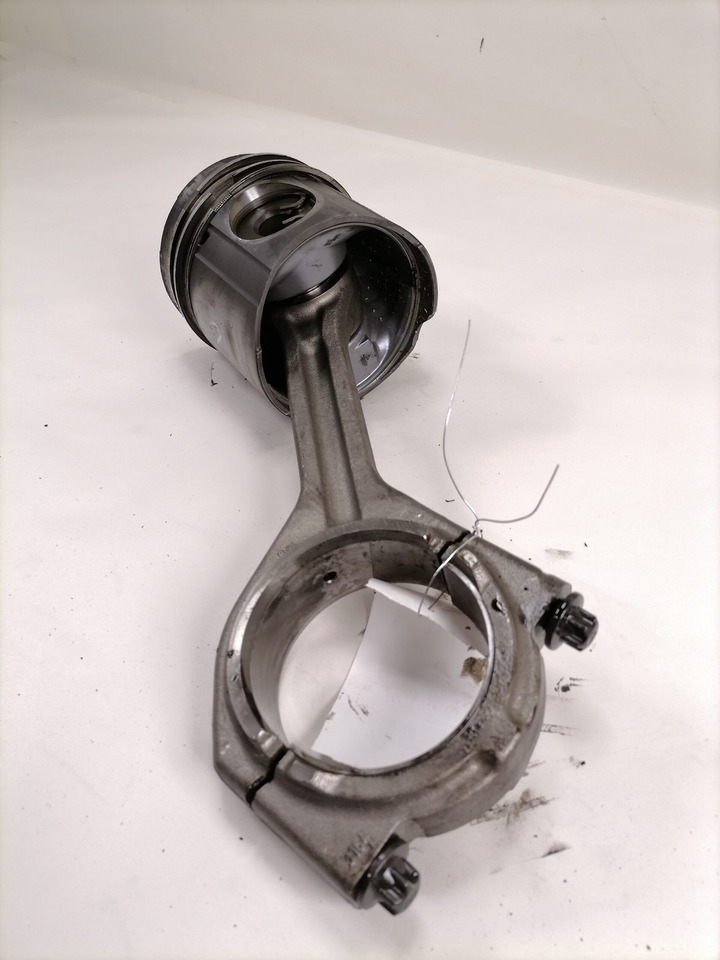 MAN Connecting rod + piston 51024006030 - Kolvid/ Rõngad/ Puksid - Veoauto: pilt 4 MAN Connecting rod + piston 51024006030 - Kolvid/ Rõngad/ Puksid - Veoauto: pilt 4