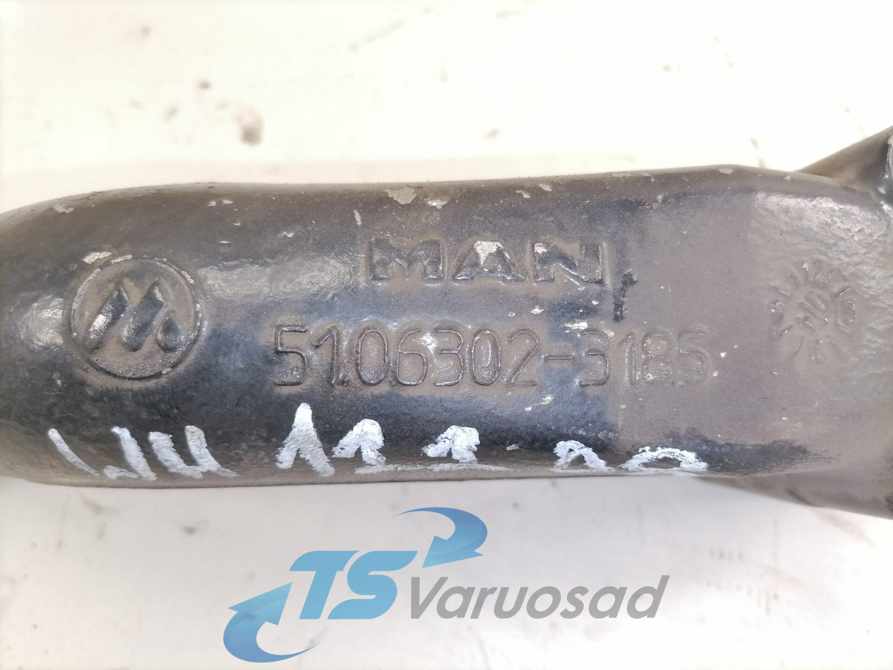 MAN Coolant pipe 51063023185 - Jahutussüsteem - Veoauto: pilt 3 MAN Coolant pipe 51063023185 - Jahutussüsteem - Veoauto: pilt 3