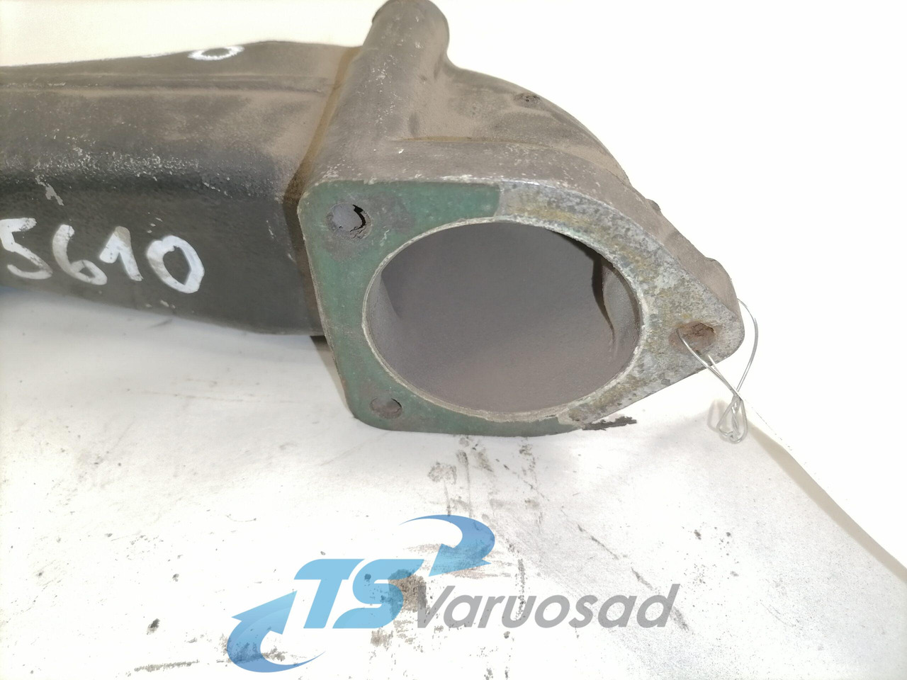 MAN Coolant pipe 51063023185 - Jahutussüsteem - Veoauto: pilt 2 MAN Coolant pipe 51063023185 - Jahutussüsteem - Veoauto: pilt 2
