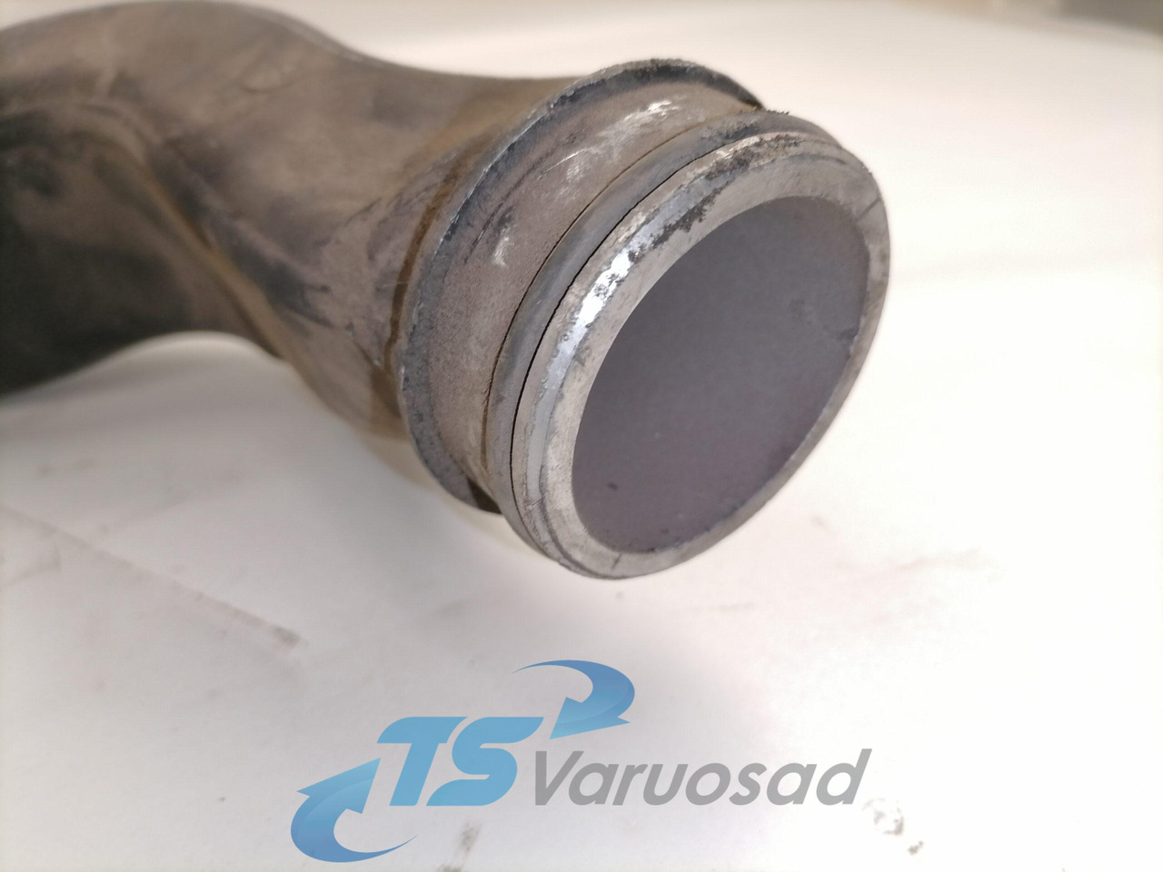MAN Coolant pipe 51063023261 - Jahutussüsteem - Veoauto: pilt 4 MAN Coolant pipe 51063023261 - Jahutussüsteem - Veoauto: pilt 4