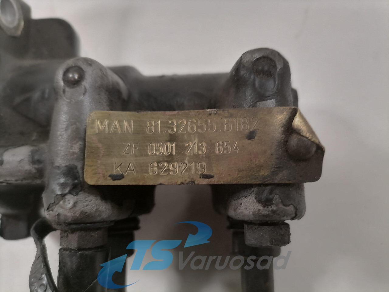 MAN Gear control 81326556182 - Käigukast ja varuosad - Veoauto: pilt 4 MAN Gear control 81326556182 - Käigukast ja varuosad - Veoauto: pilt 4