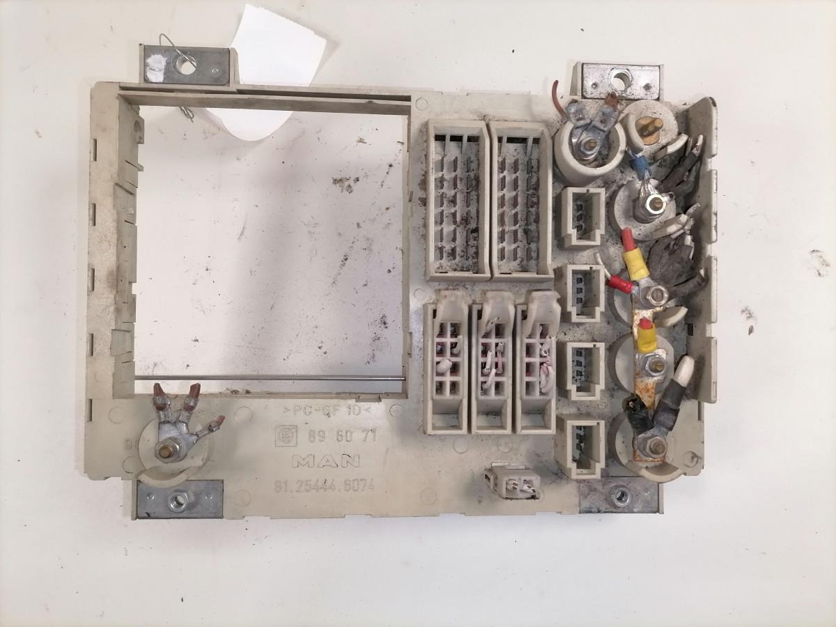 MAN Kaitsmepaneel 81254446074 - Kaitse - Veoauto: pilt 4 MAN Kaitsmepaneel 81254446074 - Kaitse - Veoauto: pilt 4