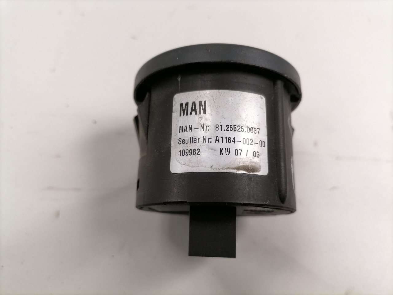 MAN Lüliti, differentsiaalilukk 81255250067 - Kabiin - Veoauto: pilt 5 MAN Lüliti, differentsiaalilukk 81255250067 - Kabiin - Veoauto: pilt 5