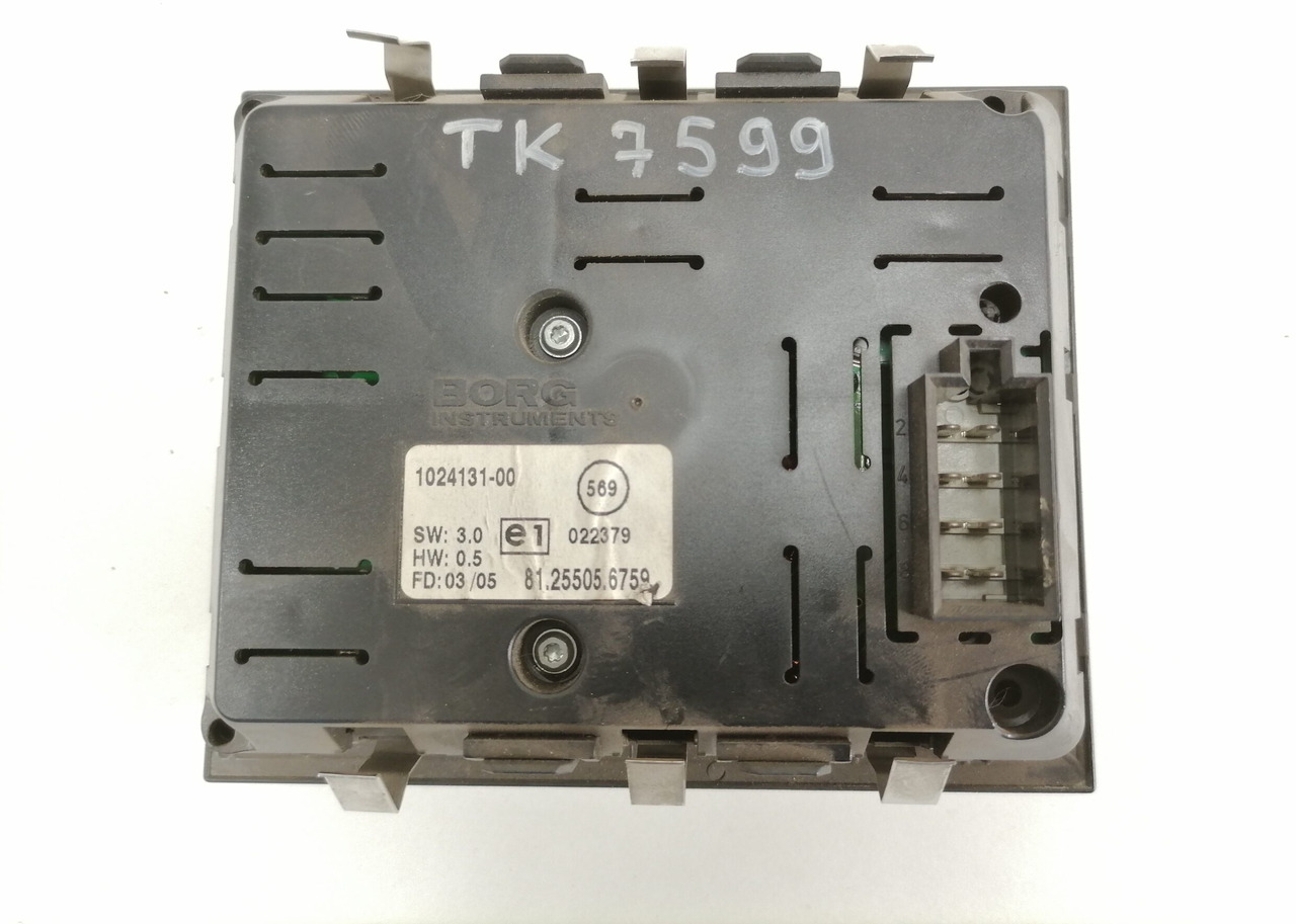 MAN Radio / Telefon 81255056759 - Mootori juhtimisseade - Veoauto: pilt 4 MAN Radio / Telefon 81255056759 - Mootori juhtimisseade - Veoauto: pilt 4