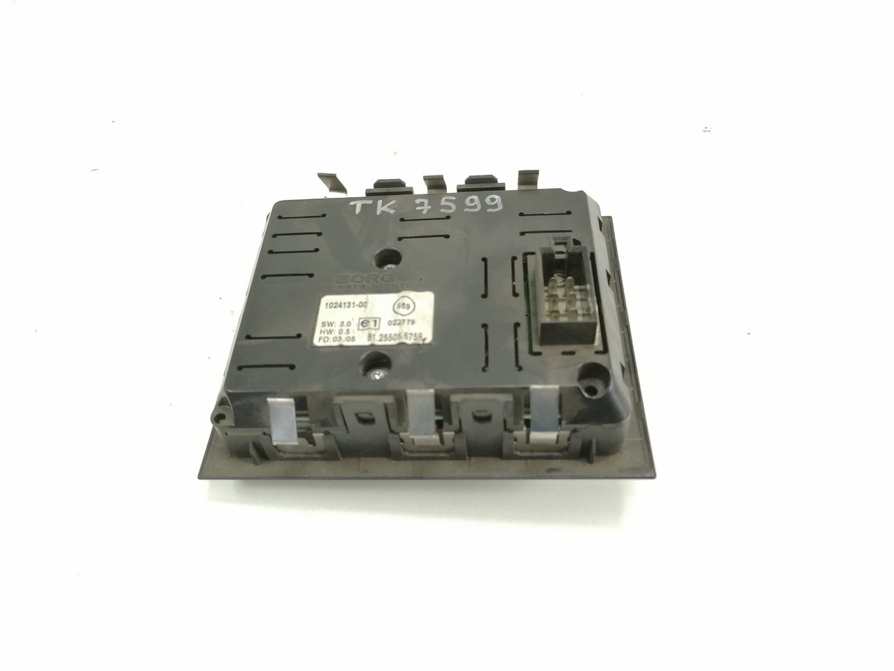 MAN Radio / Telefon 81255056759 - Mootori juhtimisseade - Veoauto: pilt 3 MAN Radio / Telefon 81255056759 - Mootori juhtimisseade - Veoauto: pilt 3