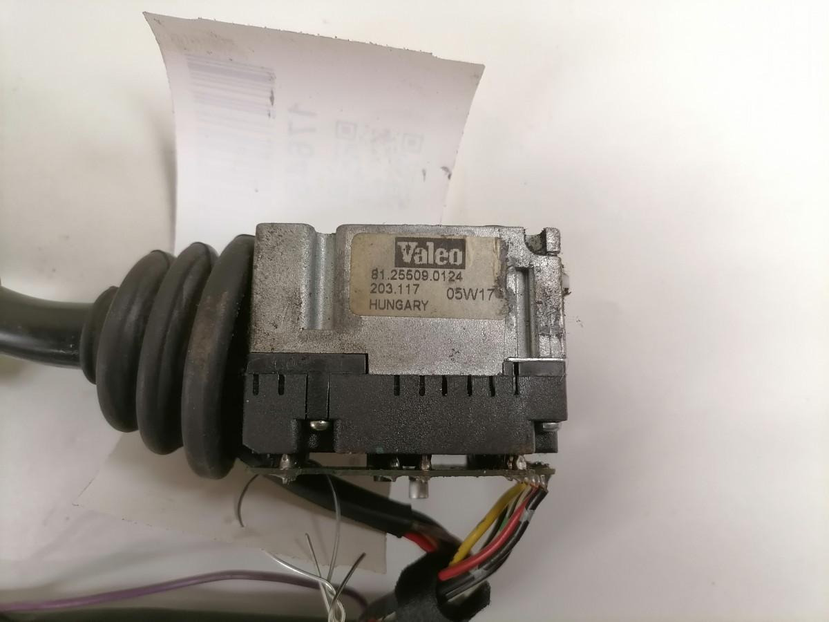 MAN Switch 81255090124 - Elektrisüsteem - Veoauto: pilt 4 MAN Switch 81255090124 - Elektrisüsteem - Veoauto: pilt 4