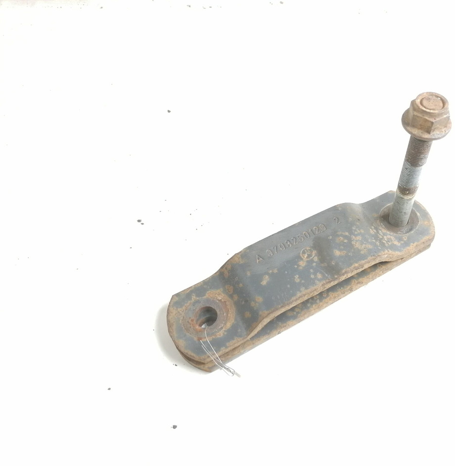 MB Spring shackle A9703250120 - Vedrustus - Veoauto: pilt 2 MB Spring shackle A9703250120 - Vedrustus - Veoauto: pilt 2