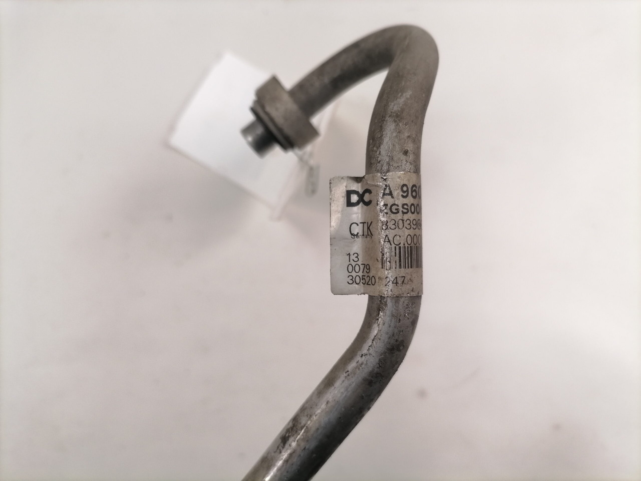 Mercedes-Benz A/C pipe A9608308817 - Soojendus/ Ventilatsioon - Veoauto: pilt 4 Mercedes-Benz A/C pipe A9608308817 - Soojendus/ Ventilatsioon - Veoauto: pilt 4