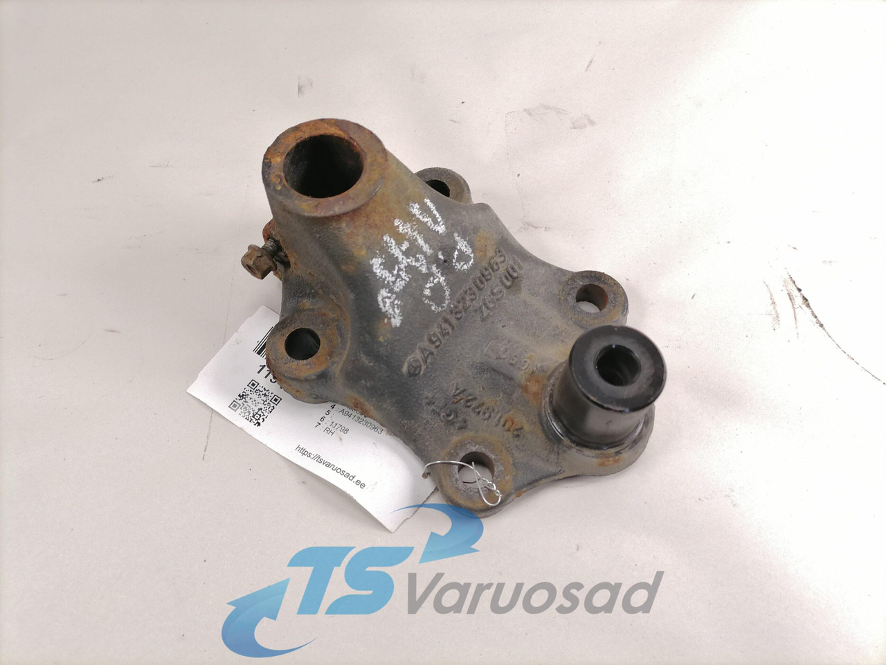Mercedes-Benz Anti-roll bar bracket A9413230963 - Stabilisaator - Veoauto: pilt 1 Mercedes-Benz Anti-roll bar bracket A9413230963 - Stabilisaator - Veoauto: pilt 1