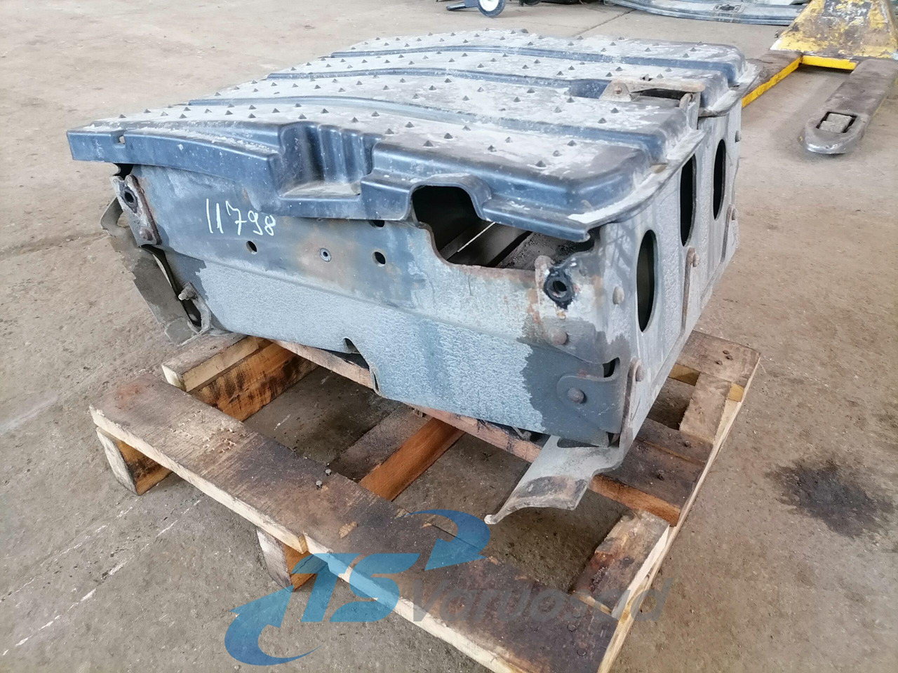 Mercedes-Benz Battery box A9304200268 - Aku - Veoauto: pilt 3 Mercedes-Benz Battery box A9304200268 - Aku - Veoauto: pilt 3