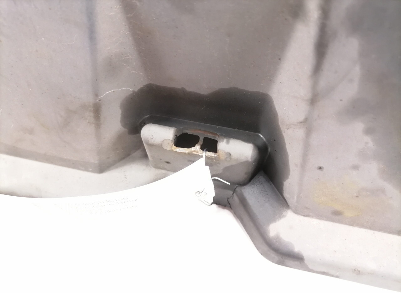 Mercedes-Benz Battery cover A9605410105 - Aku - Veoauto: pilt 3 Mercedes-Benz Battery cover A9605410105 - Aku - Veoauto: pilt 3