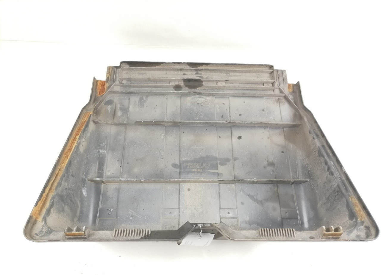 Mercedes-Benz Battery cover A9605410105 - Aku - Veoauto: pilt 5 Mercedes-Benz Battery cover A9605410105 - Aku - Veoauto: pilt 5