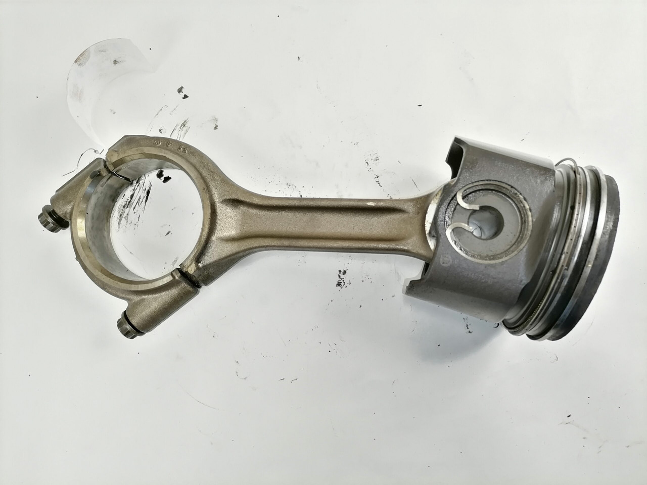 Mercedes-Benz Connecting rod + piston A4710371601 - Kolvid/ Rõngad/ Puksid - Veoauto: pilt 2 Mercedes-Benz Connecting rod + piston A4710371601 - Kolvid/ Rõngad/ Puksid - Veoauto: pilt 2