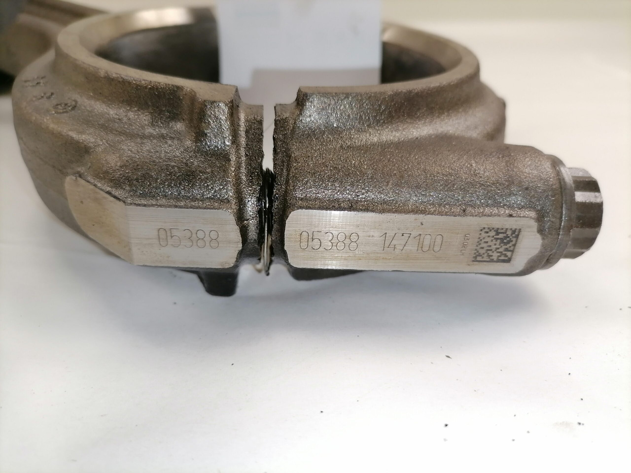 Mercedes-Benz Connecting rod + piston A4710371601 - Kolvid/ Rõngad/ Puksid - Veoauto: pilt 5 Mercedes-Benz Connecting rod + piston A4710371601 - Kolvid/ Rõngad/ Puksid - Veoauto: pilt 5