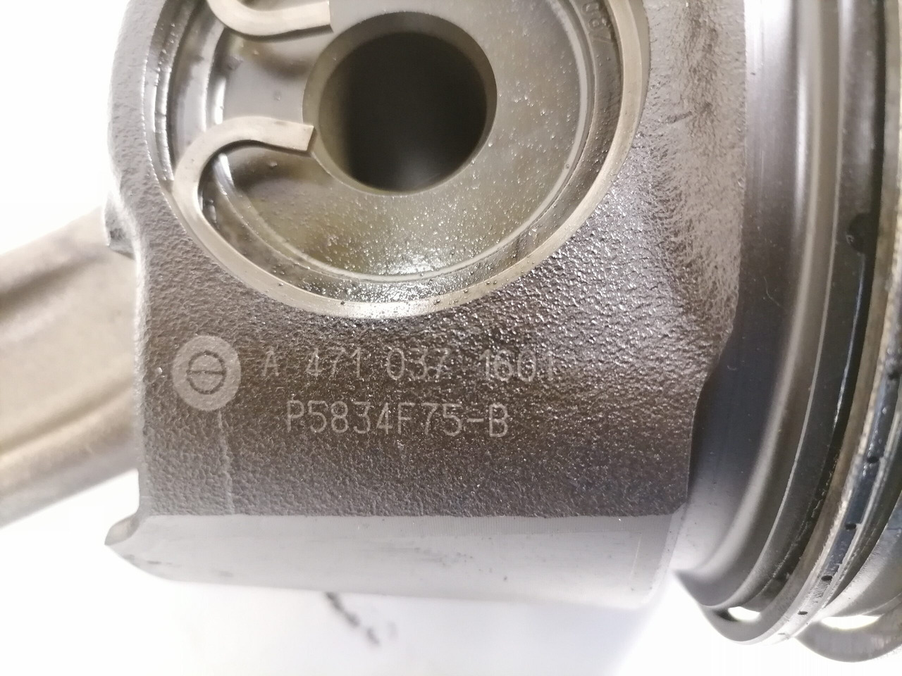 Mercedes-Benz Connecting rod + piston A4710371601 - Kolvid/ Rõngad/ Puksid - Veoauto: pilt 5 Mercedes-Benz Connecting rod + piston A4710371601 - Kolvid/ Rõngad/ Puksid - Veoauto: pilt 5