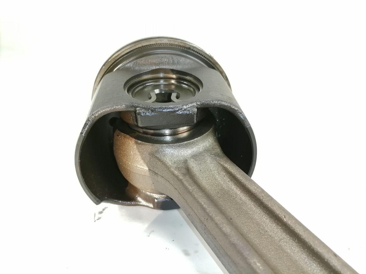 Mercedes-Benz Connecting rod + piston A4710371601 - Kolvid/ Rõngad/ Puksid - Veoauto: pilt 4 Mercedes-Benz Connecting rod + piston A4710371601 - Kolvid/ Rõngad/ Puksid - Veoauto: pilt 4
