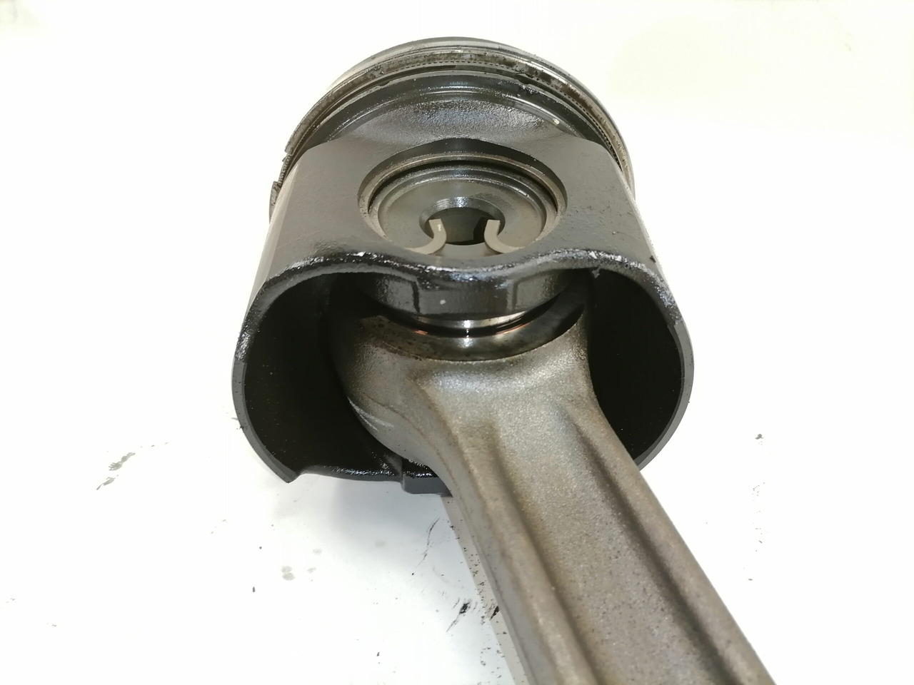 Mercedes-Benz Connecting rod + piston A4710371601 - Kolvid/ Rõngad/ Puksid - Veoauto: pilt 3 Mercedes-Benz Connecting rod + piston A4710371601 - Kolvid/ Rõngad/ Puksid - Veoauto: pilt 3