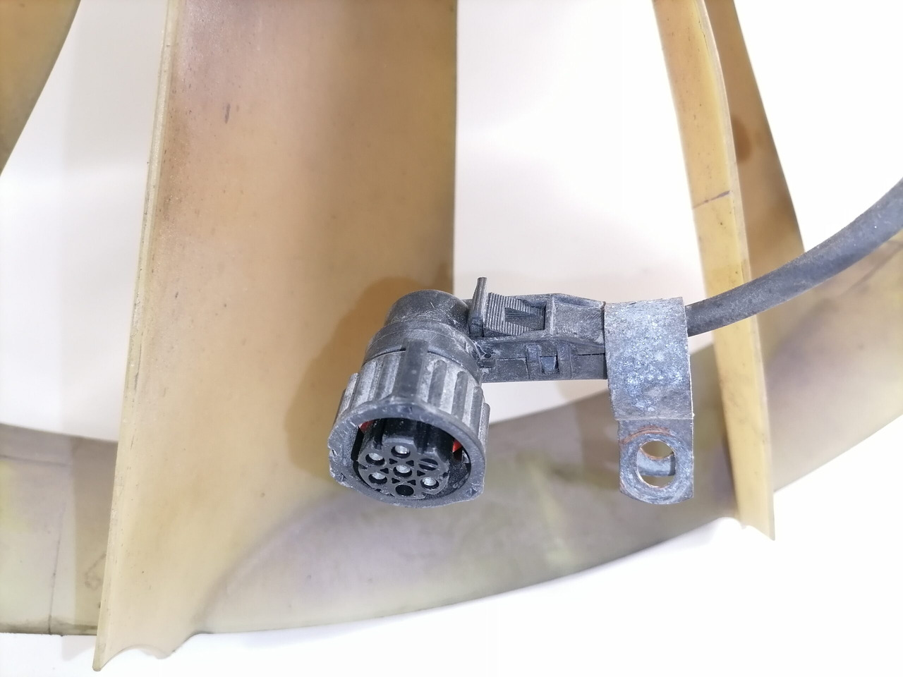 Mercedes-Benz Cooling fan A4702000422 - Puhur - Veoauto: pilt 5 Mercedes-Benz Cooling fan A4702000422 - Puhur - Veoauto: pilt 5