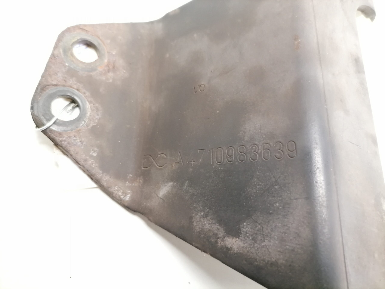 Mercedes-Benz Intercooler tube carrier A4710983639 - Sisejahutus - Veoauto: pilt 2 Mercedes-Benz Intercooler tube carrier A4710983639 - Sisejahutus - Veoauto: pilt 2