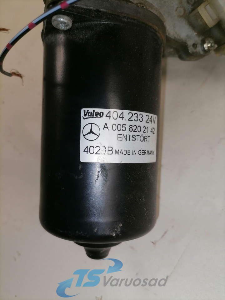 Mercedes-Benz Kojamehe mootor A0058202142 - Klaasipuhasti - Veoauto: pilt 3 Mercedes-Benz Kojamehe mootor A0058202142 - Klaasipuhasti - Veoauto: pilt 3