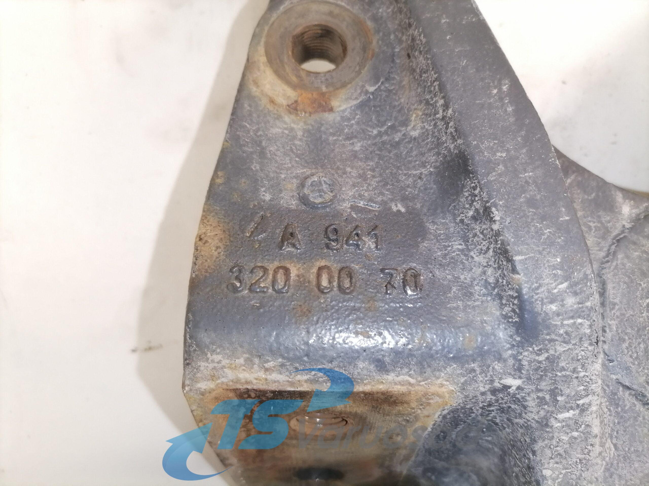 Mercedes-Benz Leaf spring bracket A9413200070 - Vedrustus - Veoauto: pilt 3 Mercedes-Benz Leaf spring bracket A9413200070 - Vedrustus - Veoauto: pilt 3