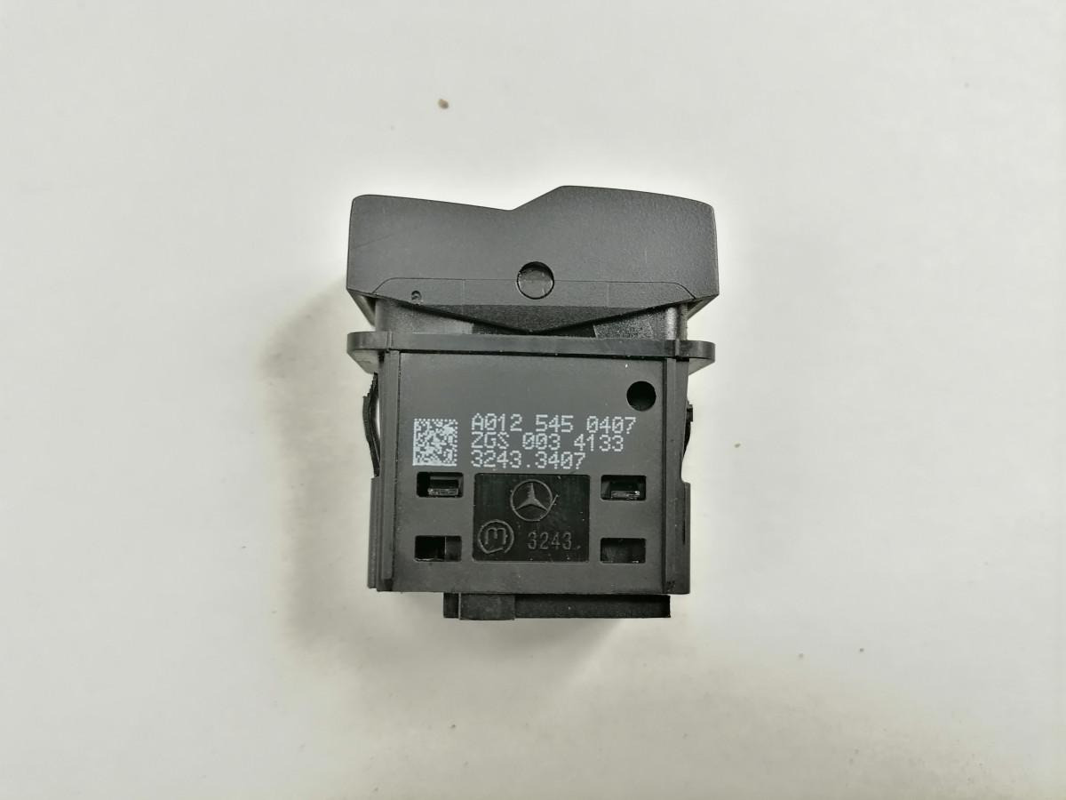 Mercedes-Benz Lüliti 0125450407 - Kabiin - Veoauto: pilt 4 Mercedes-Benz Lüliti 0125450407 - Kabiin - Veoauto: pilt 4