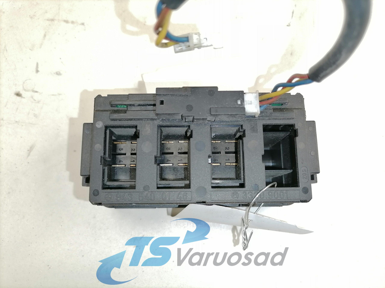 Mercedes-Benz Lülitite moodul 9435400146 - Kabiin - Veoauto: pilt 2 Mercedes-Benz Lülitite moodul 9435400146 - Kabiin - Veoauto: pilt 2