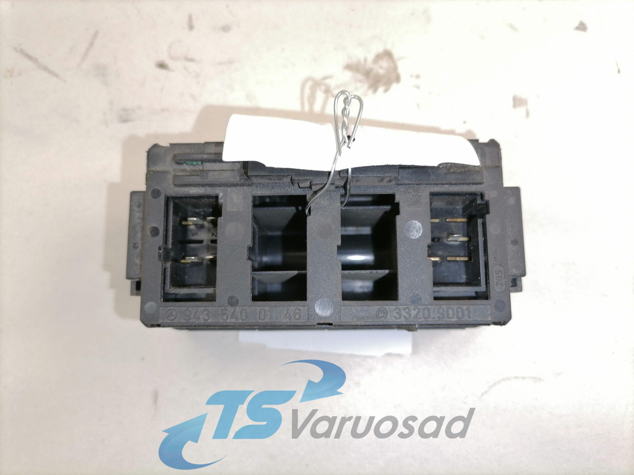 Mercedes-Benz Lülitite moodul 9435400146 - Kabiin - Veoauto: pilt 2 Mercedes-Benz Lülitite moodul 9435400146 - Kabiin - Veoauto: pilt 2