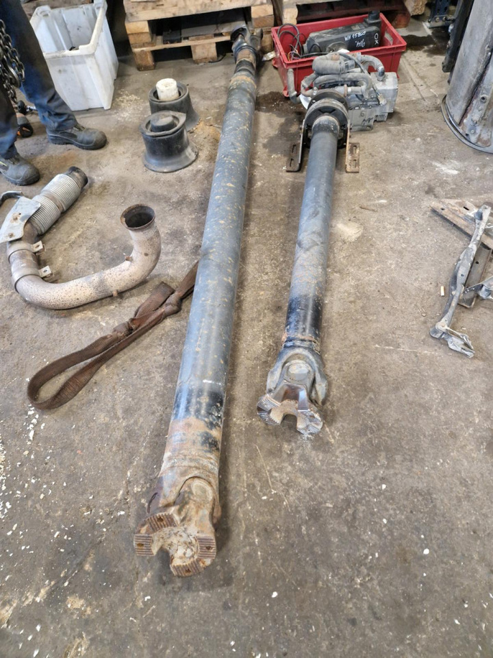 Mercedes-Benz Propeller shaft A6554107602 - Kardaan - Veoauto: pilt 1 Mercedes-Benz Propeller shaft A6554107602 - Kardaan - Veoauto: pilt 1