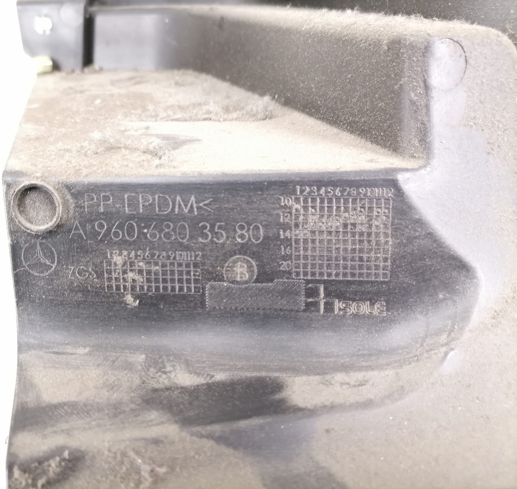Mercedes-Benz Salongi plastik A9606803580 - Universaalosa - Veoauto: pilt 3 Mercedes-Benz Salongi plastik A9606803580 - Universaalosa - Veoauto: pilt 3