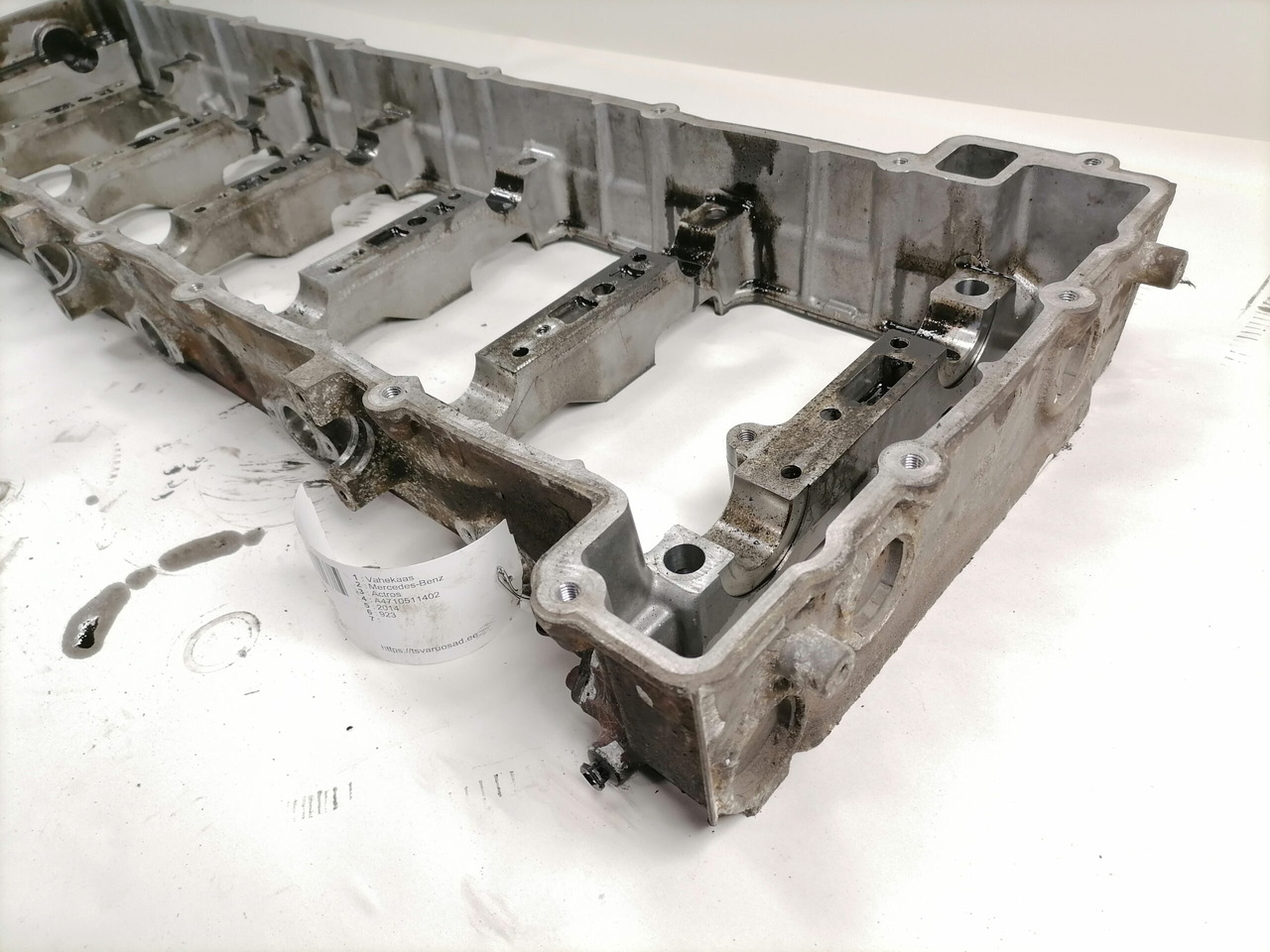 Mercedes-Benz Vahekaas A4710511402 - Mootori pea - Veoauto: pilt 4 Mercedes-Benz Vahekaas A4710511402 - Mootori pea - Veoauto: pilt 4