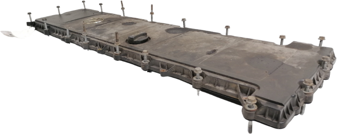 Mercedes-Benz Valve cover A4710101730 - Mootori pea - Veoauto: pilt 2 Mercedes-Benz Valve cover A4710101730 - Mootori pea - Veoauto: pilt 2