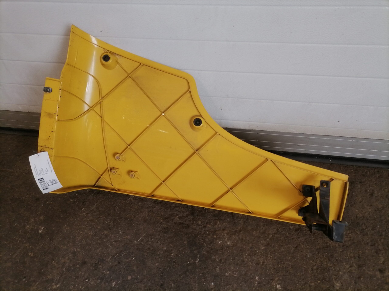 Scania Air deflector 1361925 - Aerodünaamika/ Spoiler - Veoauto: pilt 3 Scania Air deflector 1361925 - Aerodünaamika/ Spoiler - Veoauto: pilt 3