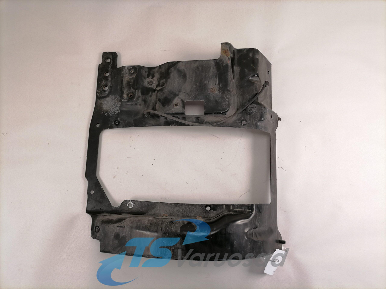 Scania Bracket 1727992 - Tuled/ Valgus - Veoauto: pilt 1 Scania Bracket 1727992 - Tuled/ Valgus - Veoauto: pilt 1