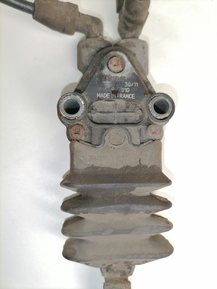 Scania Cab suspension control valve 464007010 - Kabiini vedrustus - Veoauto: pilt 3 Scania Cab suspension control valve 464007010 - Kabiini vedrustus - Veoauto: pilt 3