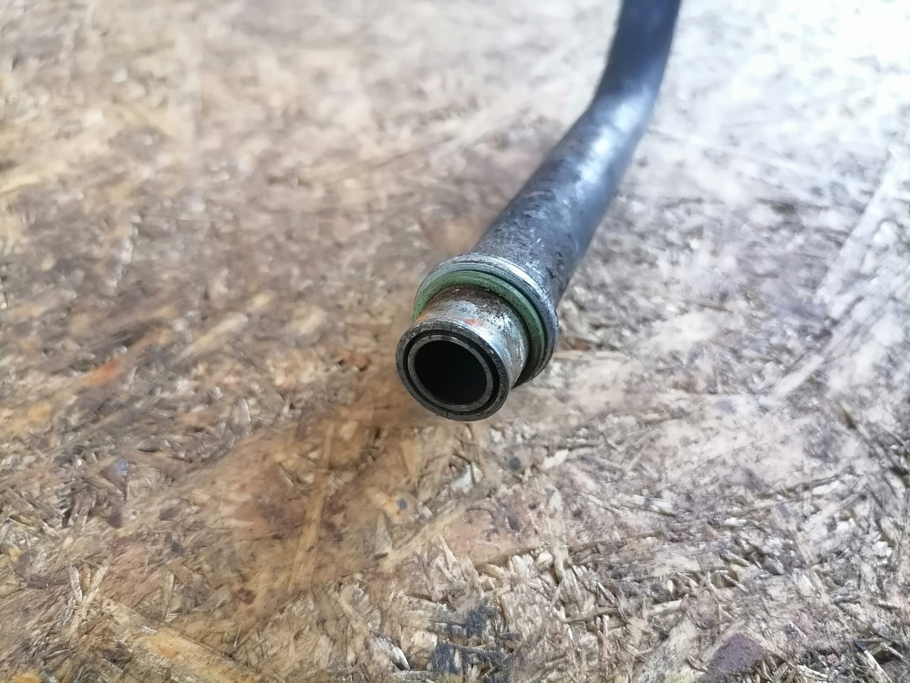 Scania Compressor air pipe 1863947 - Õhkpidur - Veoauto: pilt 2 Scania Compressor air pipe 1863947 - Õhkpidur - Veoauto: pilt 2