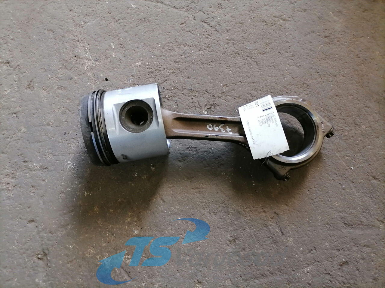 Scania Connecting rod + piston 1791992 - Kolvid/ Rõngad/ Puksid - Veoauto: pilt 1 Scania Connecting rod + piston 1791992 - Kolvid/ Rõngad/ Puksid - Veoauto: pilt 1