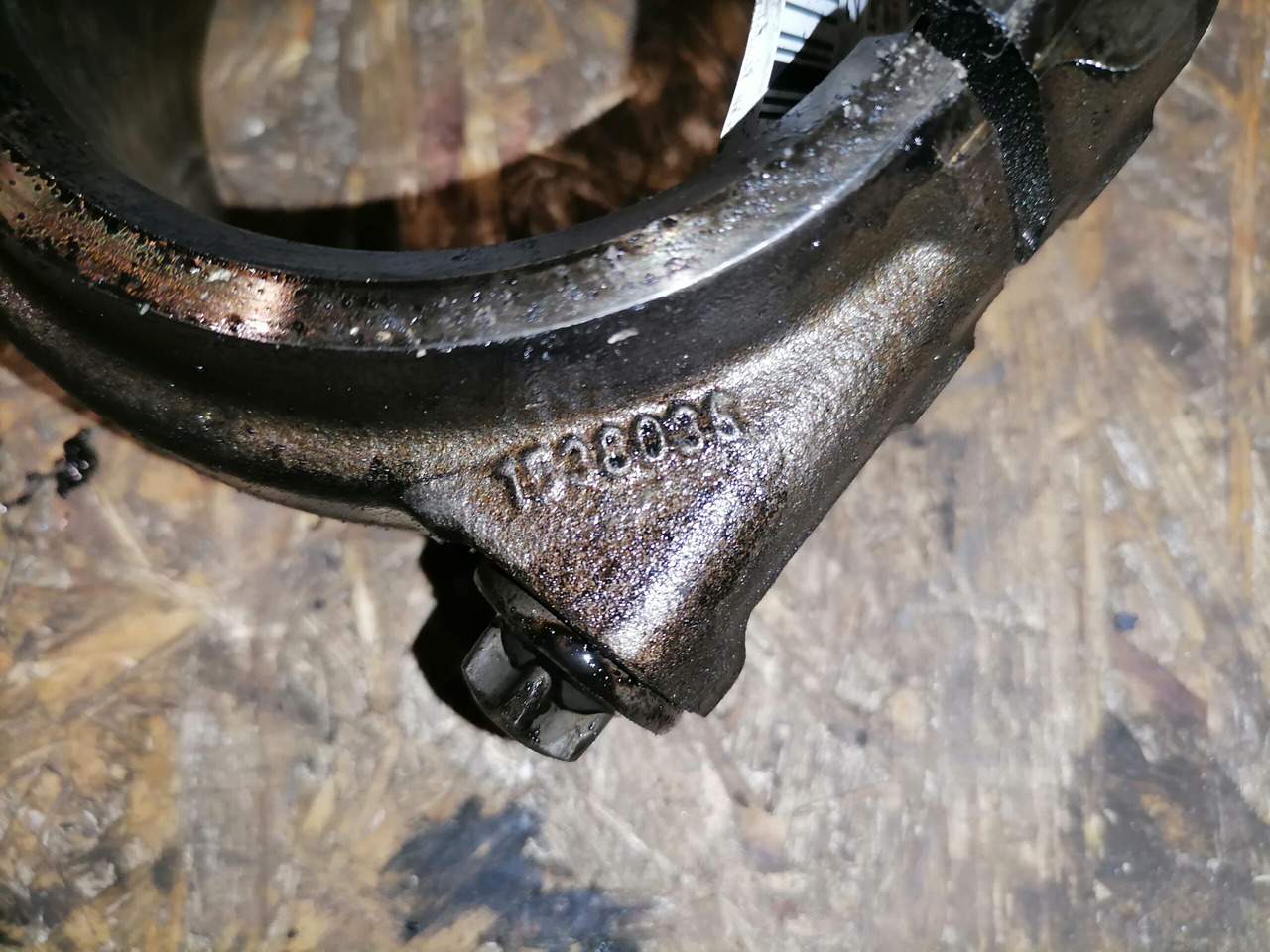 Scania Connecting rod + piston 1798596 - Kolvid/ Rõngad/ Puksid - Veoauto: pilt 4 Scania Connecting rod + piston 1798596 - Kolvid/ Rõngad/ Puksid - Veoauto: pilt 4