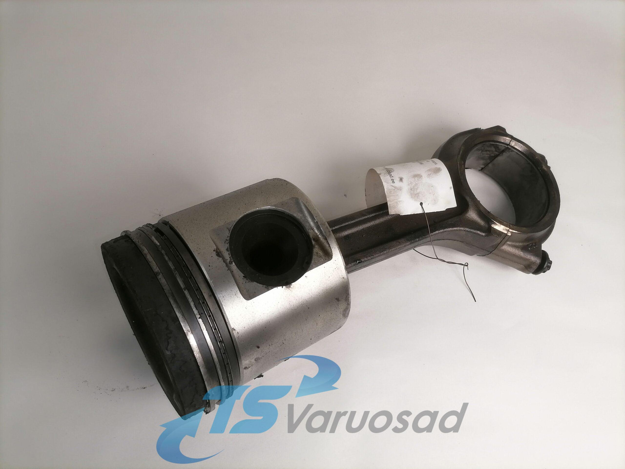 Scania Connecting rod + piston 1798596 - Kolvid/ Rõngad/ Puksid - Veoauto: pilt 1 Scania Connecting rod + piston 1798596 - Kolvid/ Rõngad/ Puksid - Veoauto: pilt 1
