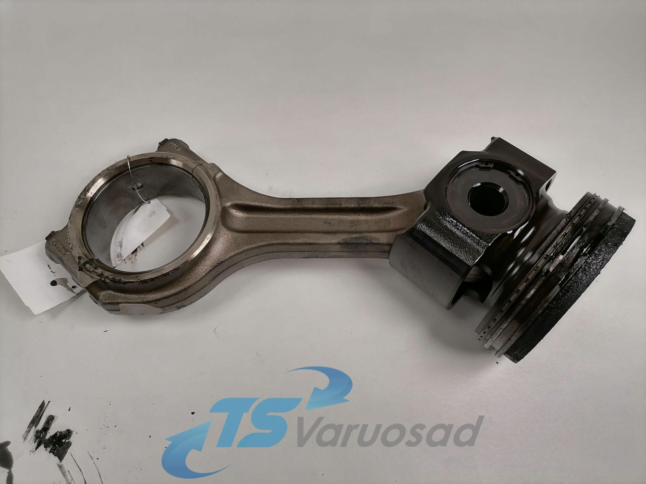 Scania Connecting rod + piston 2190306 - Kolvid/ Rõngad/ Puksid - Veoauto: pilt 3 Scania Connecting rod + piston 2190306 - Kolvid/ Rõngad/ Puksid - Veoauto: pilt 3