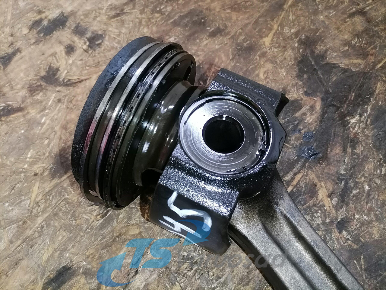Scania Connecting rod + piston 2263286 - Kolvid/ Rõngad/ Puksid - Veoauto: pilt 2 Scania Connecting rod + piston 2263286 - Kolvid/ Rõngad/ Puksid - Veoauto: pilt 2