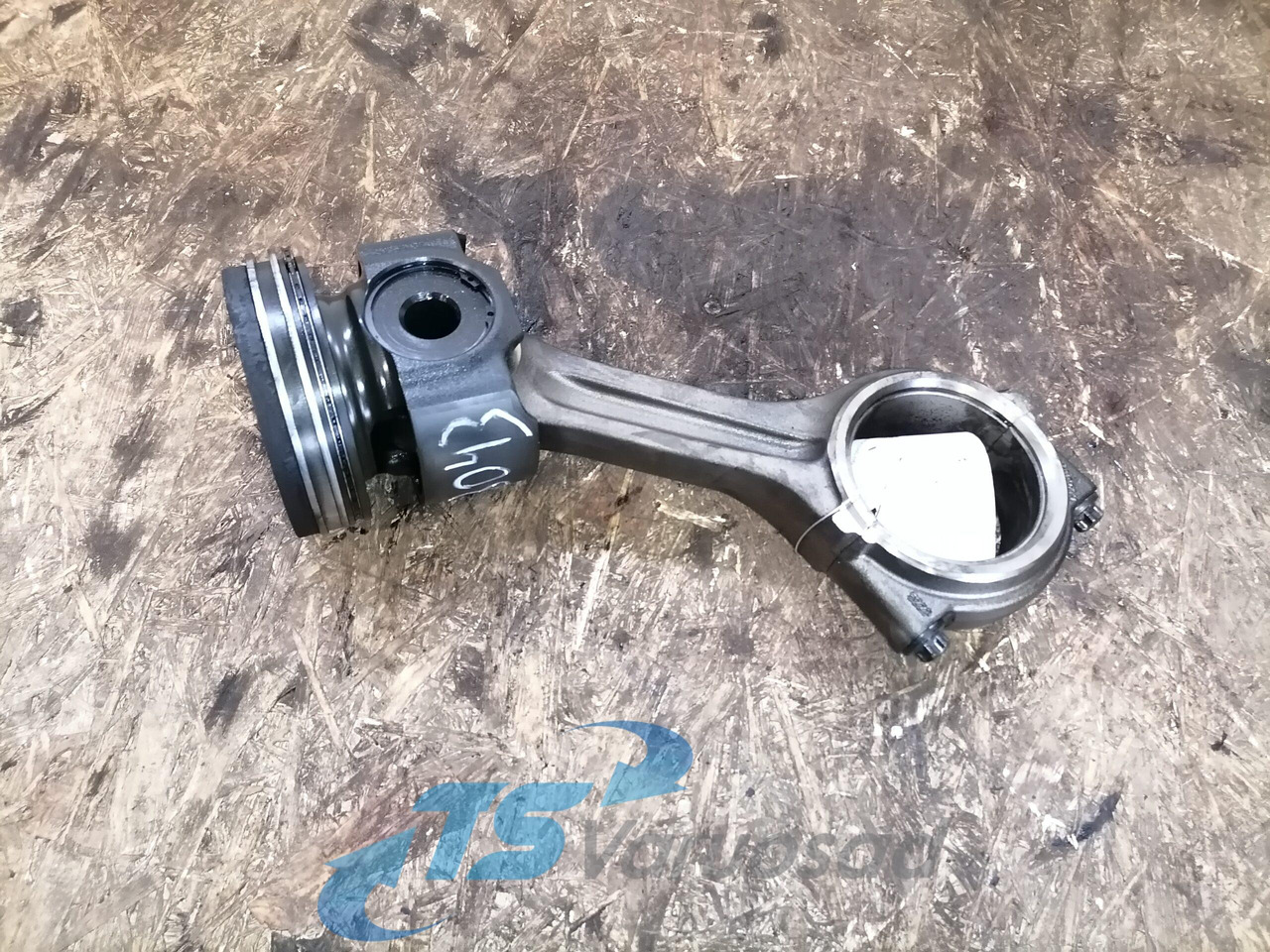 Scania Connecting rod + piston 2263286 - Kolvid/ Rõngad/ Puksid - Veoauto: pilt 1 Scania Connecting rod + piston 2263286 - Kolvid/ Rõngad/ Puksid - Veoauto: pilt 1