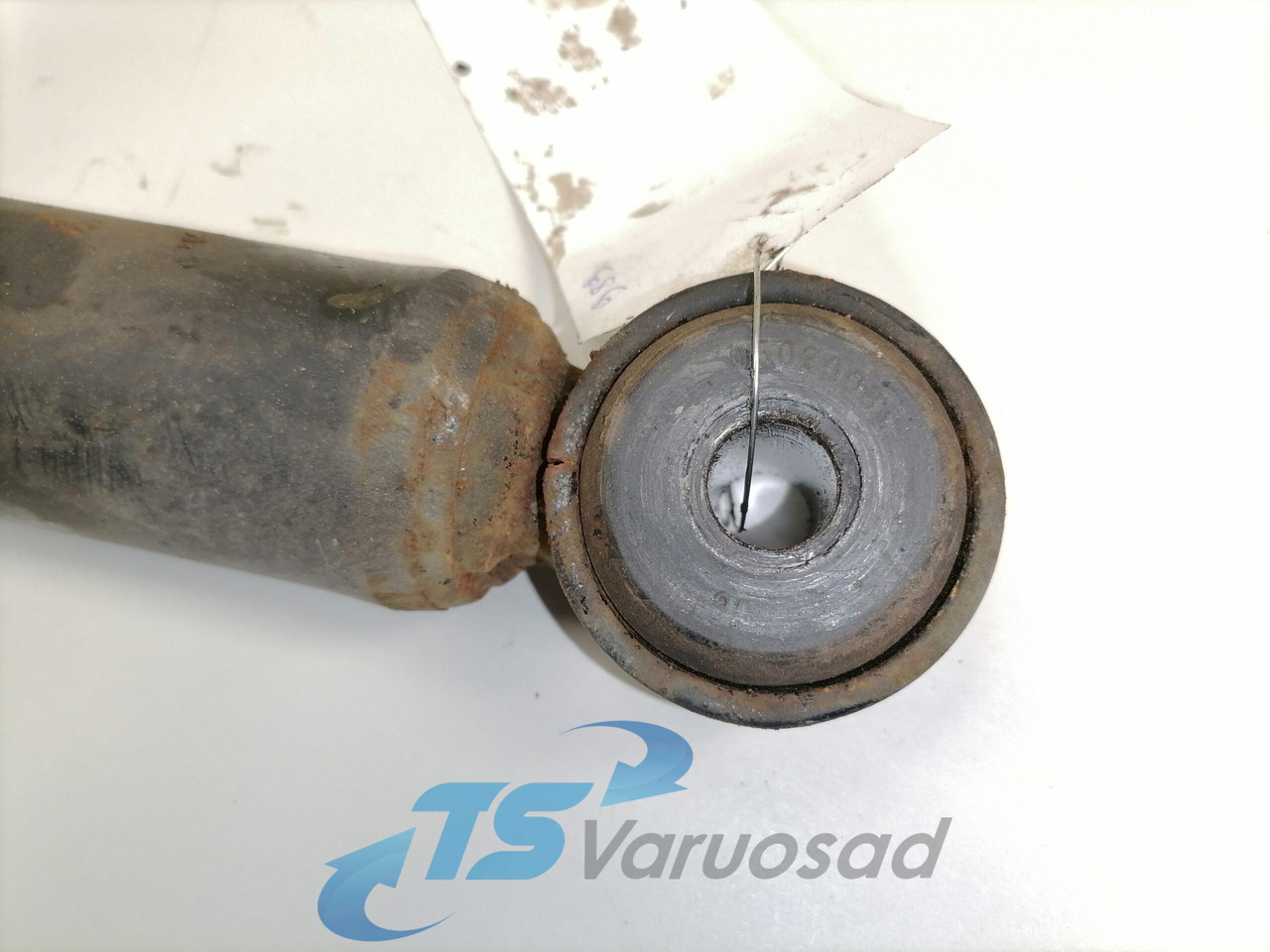 Scania First axel shock absorber T1330 - Amortisaatorid - Veoauto: pilt 2 Scania First axel shock absorber T1330 - Amortisaatorid - Veoauto: pilt 2