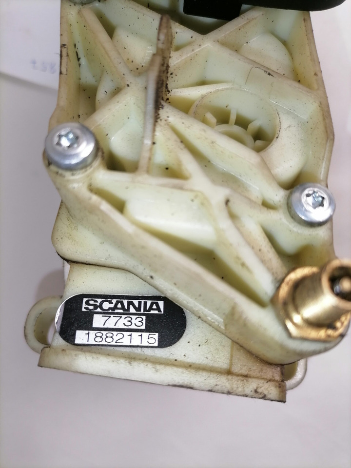 Scania Handbrake control lever 1882115 - Universaalosa - Veoauto: pilt 5 Scania Handbrake control lever 1882115 - Universaalosa - Veoauto: pilt 5