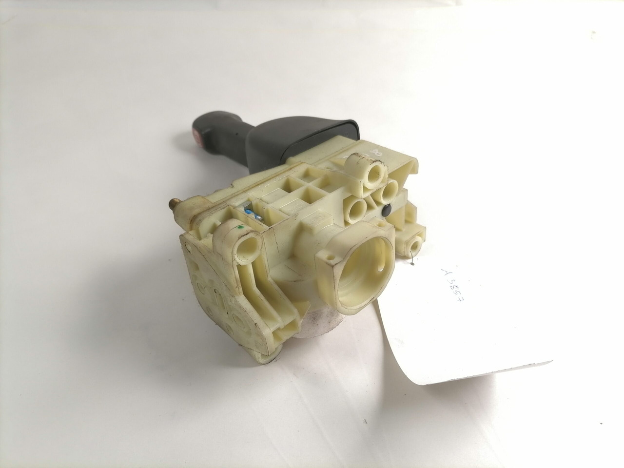 Scania Handbrake control lever 1882115 - Universaalosa - Veoauto: pilt 4 Scania Handbrake control lever 1882115 - Universaalosa - Veoauto: pilt 4