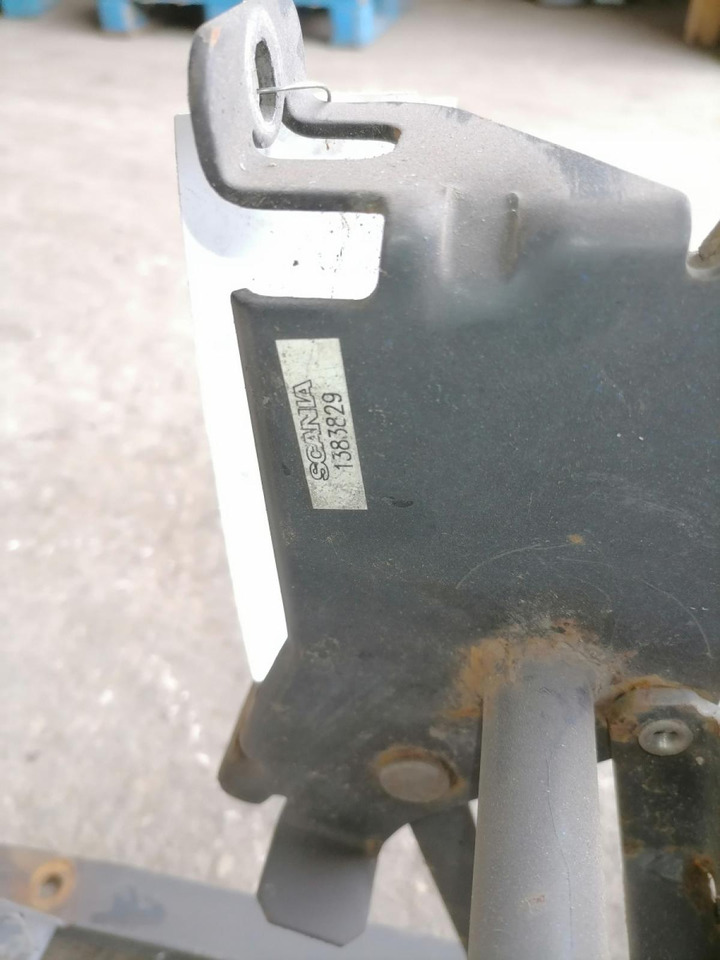 Scania Kabiini tuulesuunaja kandur 1383829 - Aerodünaamika/ Spoiler - Veoauto: pilt 5 Scania Kabiini tuulesuunaja kandur 1383829 - Aerodünaamika/ Spoiler - Veoauto: pilt 5