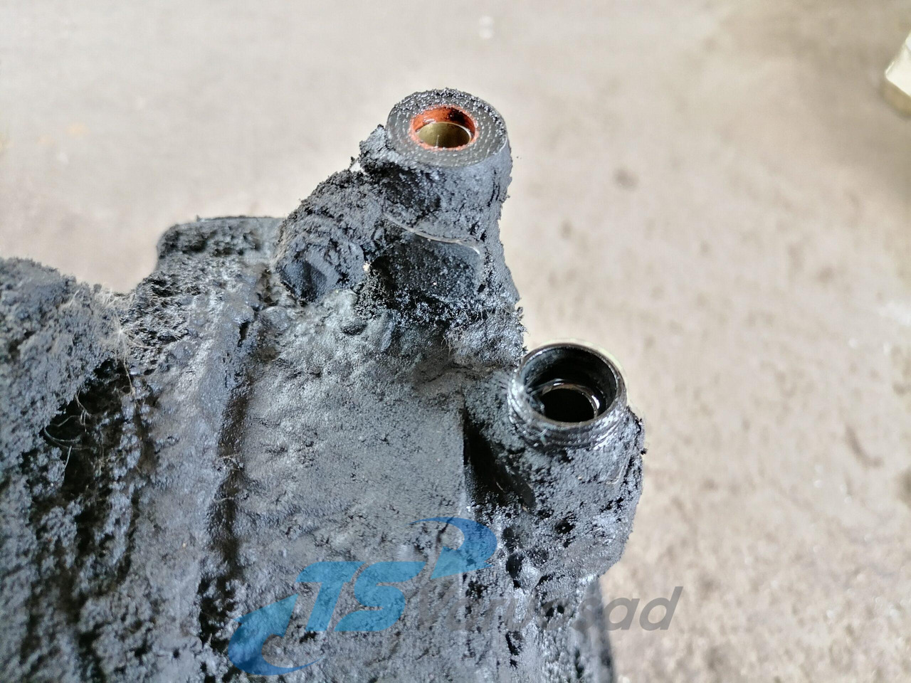 Scania Karterituulutuse õliaurude separaator 1778497 - Karter - Veoauto: pilt 2 Scania Karterituulutuse õliaurude separaator 1778497 - Karter - Veoauto: pilt 2