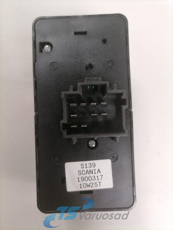 Scania Lüliti, esituled 1900317 - Kabiin - Veoauto: pilt 3 Scania Lüliti, esituled 1900317 - Kabiin - Veoauto: pilt 3