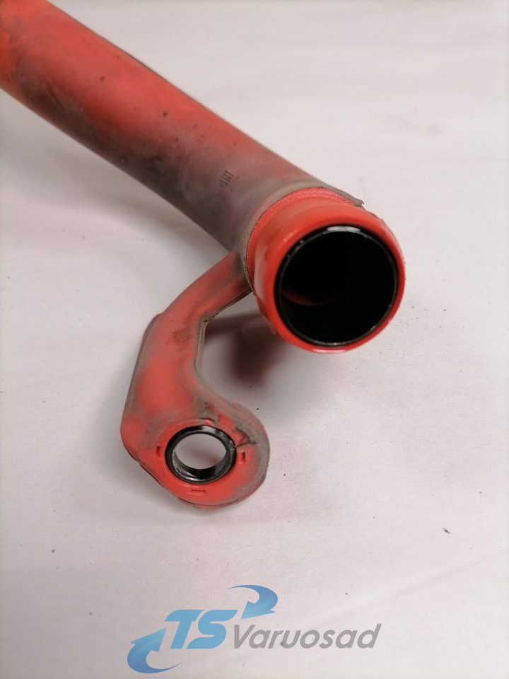 Scania Oil pipe 1724875 - Mootor ja varuosad - Veoauto: pilt 2 Scania Oil pipe 1724875 - Mootor ja varuosad - Veoauto: pilt 2