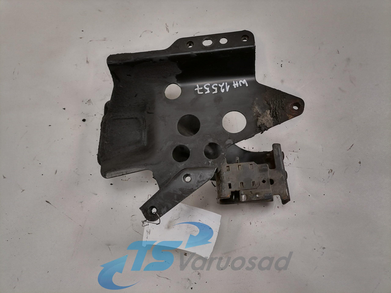 Scania Roolisüsteemi õlimahuti kandur 1446713 - Roolivõimendi voolik - Veoauto: pilt 3 Scania Roolisüsteemi õlimahuti kandur 1446713 - Roolivõimendi voolik - Veoauto: pilt 3